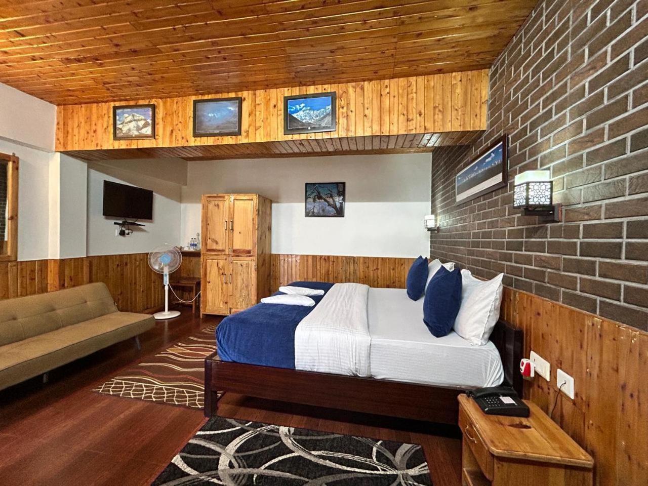 Kasar Himalaya Holiday Resort, Binsar Rd Almora Dış mekan fotoğraf