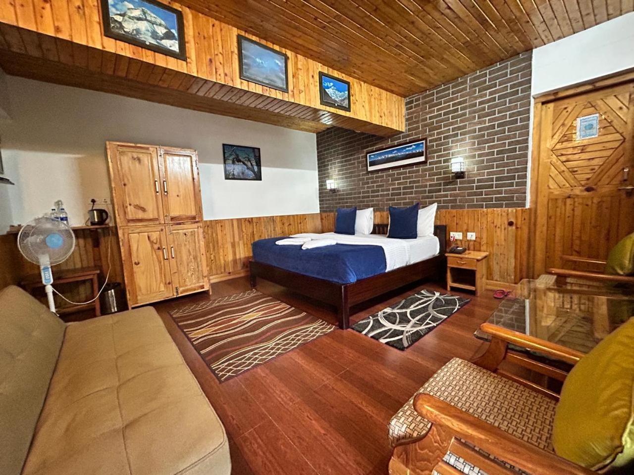 Kasar Himalaya Holiday Resort, Binsar Rd Almora Dış mekan fotoğraf