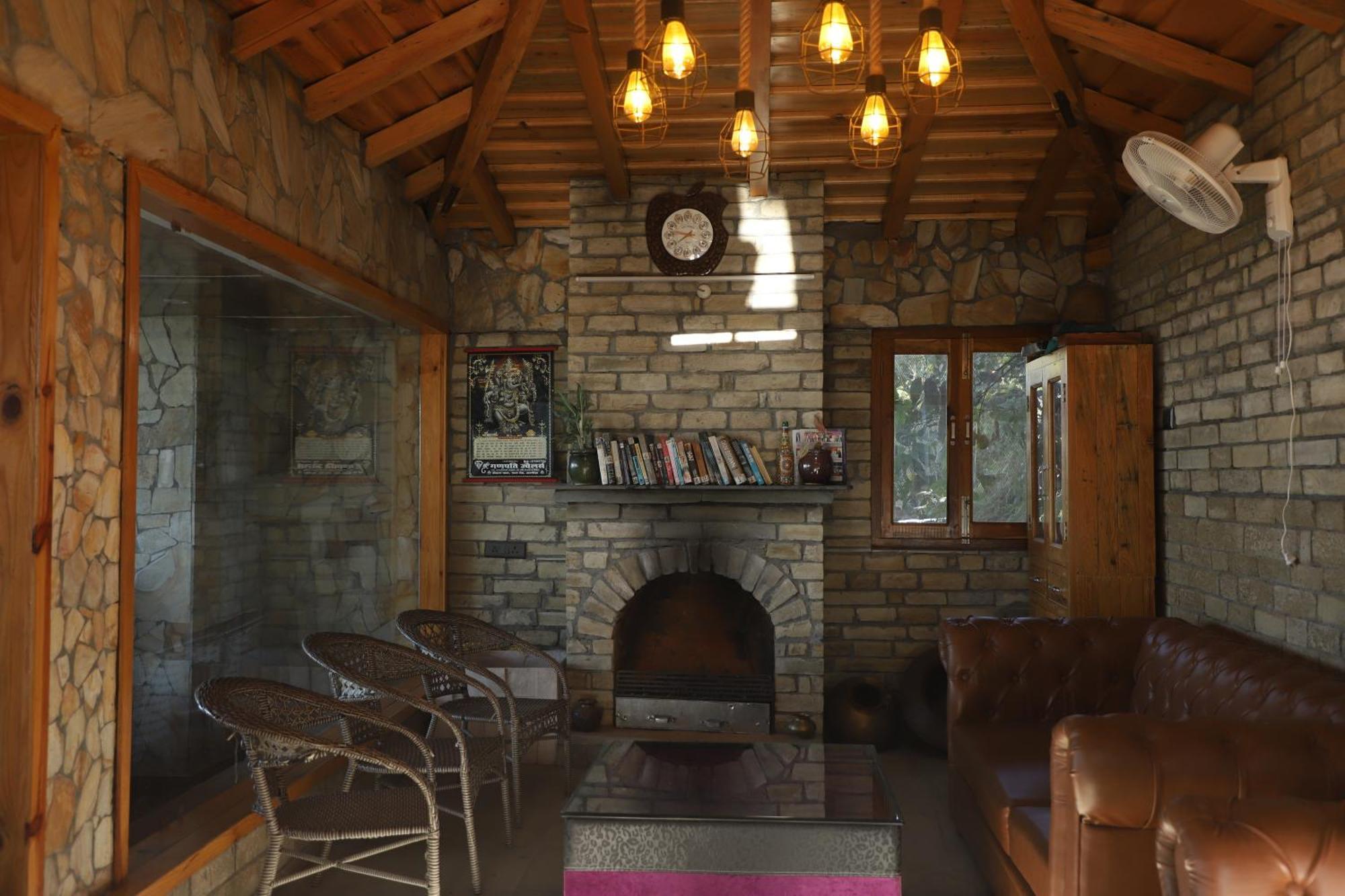 Kasar Himalaya Holiday Resort, Binsar Rd Almora Dış mekan fotoğraf