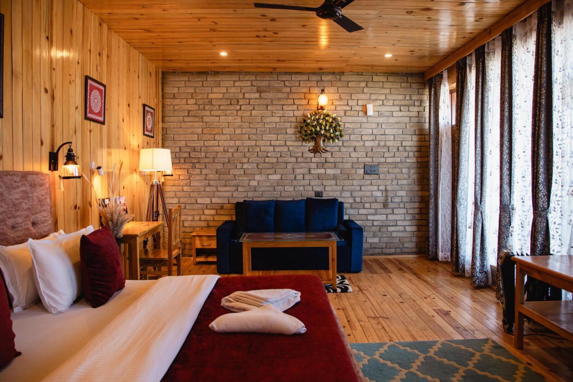 Kasar Himalaya Holiday Resort, Binsar Rd Almora Dış mekan fotoğraf