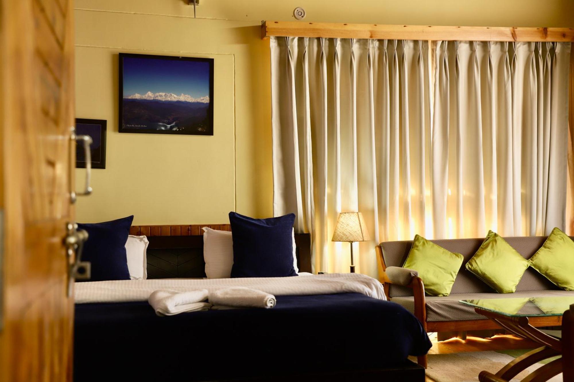 Kasar Himalaya Holiday Resort, Binsar Rd Almora Dış mekan fotoğraf